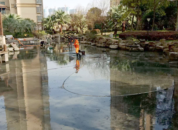 平南景观池淤泥清理
